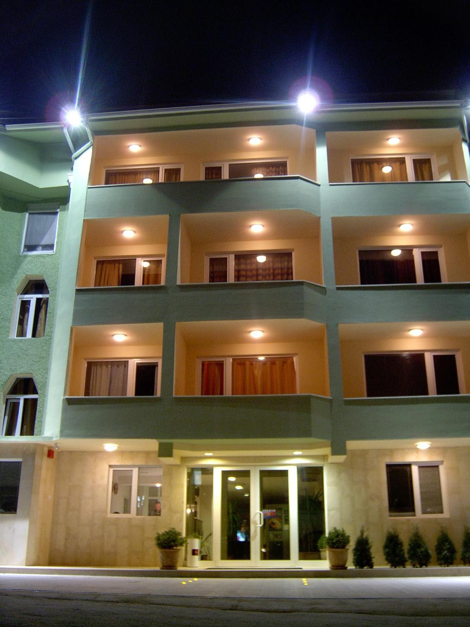 Paralax Hotel Warna Exterior foto