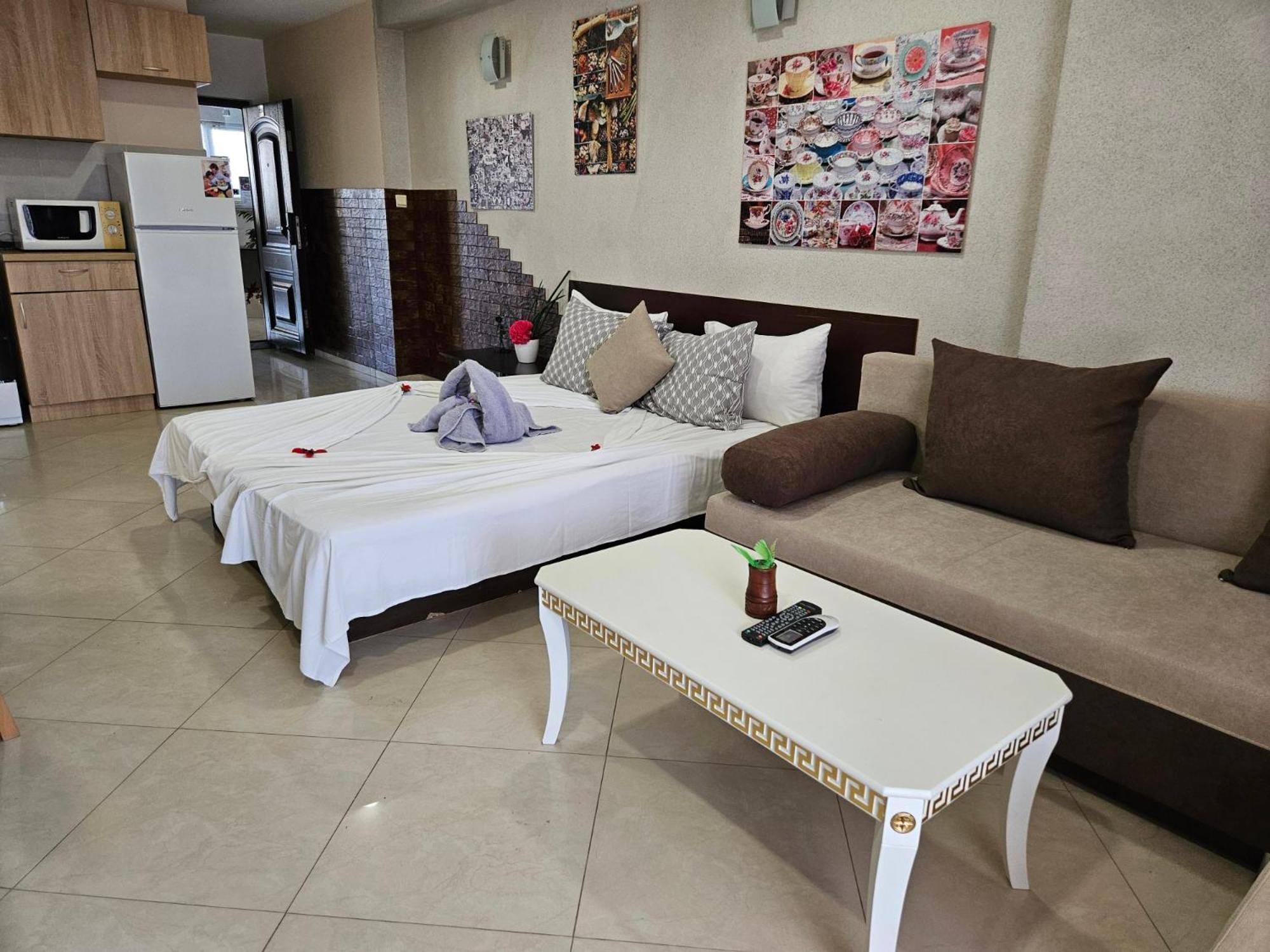 Paralax Hotel Warna Exterior foto