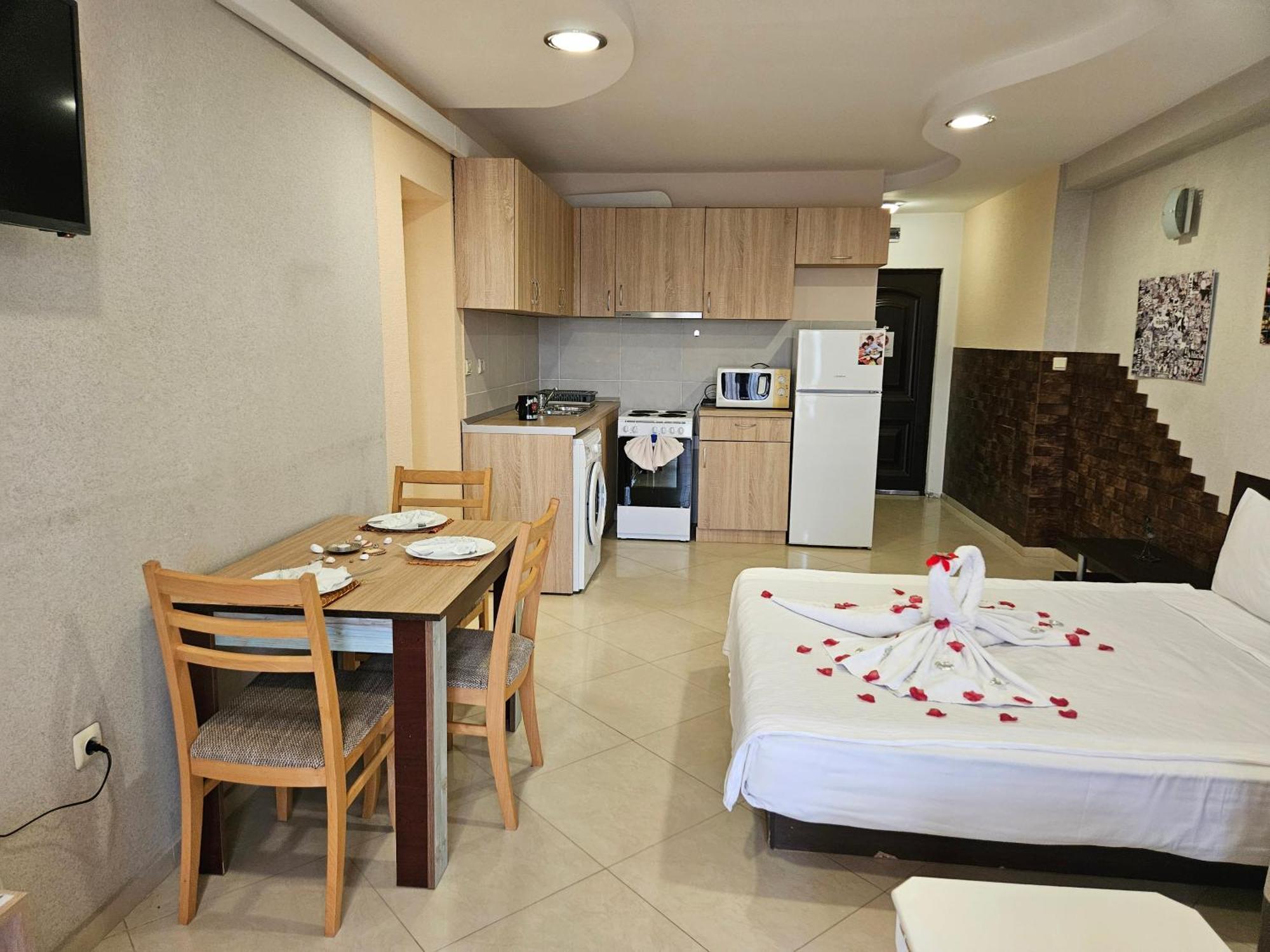 Paralax Hotel Warna Exterior foto