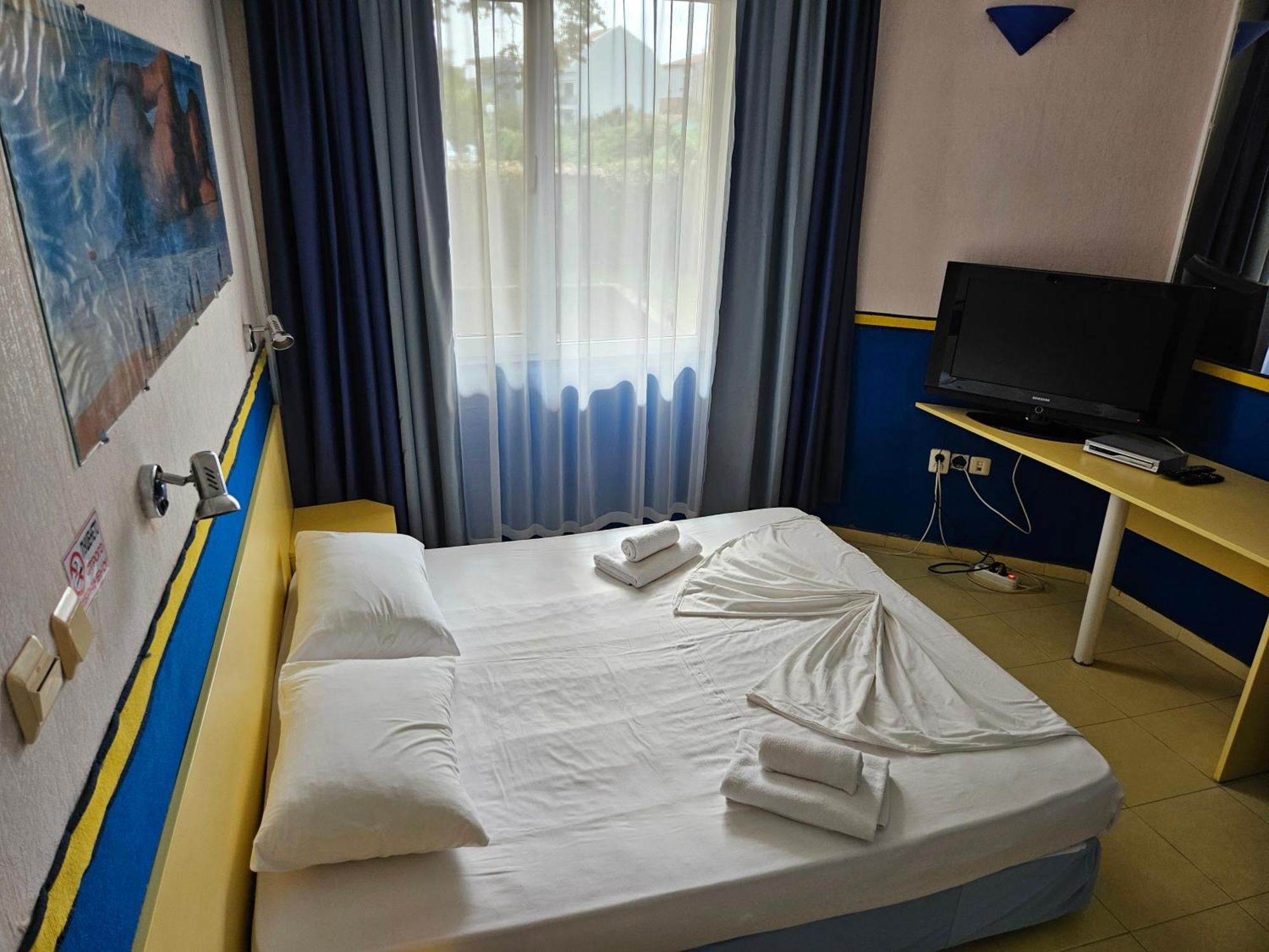 Paralax Hotel Warna Exterior foto