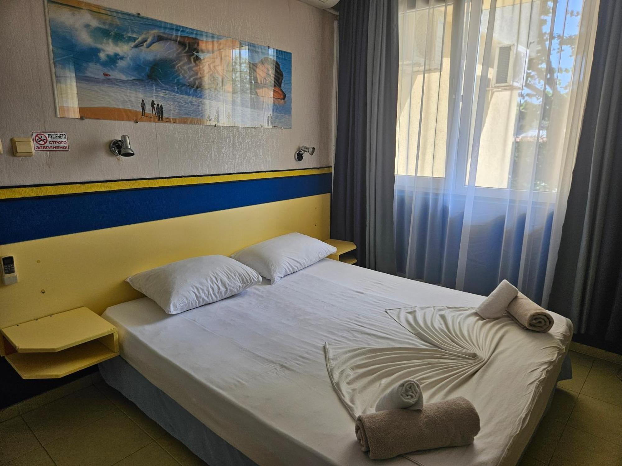 Paralax Hotel Warna Exterior foto