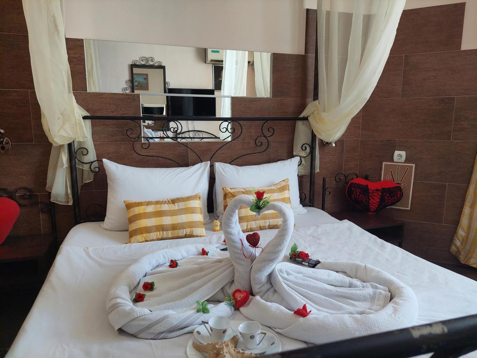 Paralax Hotel Warna Exterior foto