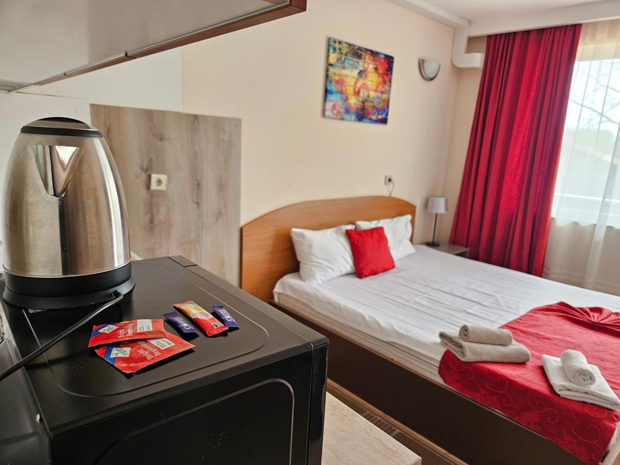 Paralax Hotel Warna Exterior foto