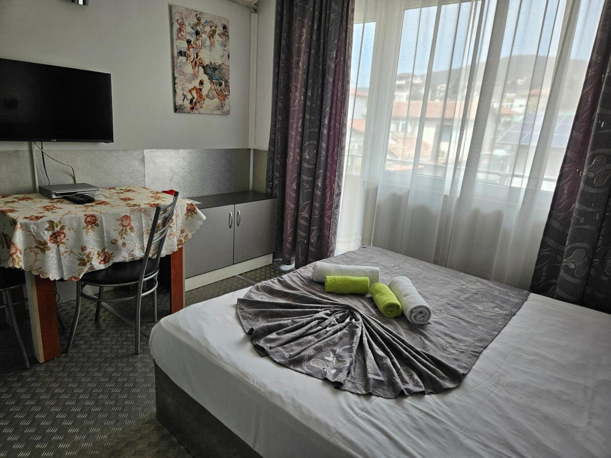 Paralax Hotel Warna Exterior foto